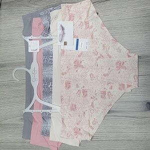 JESSICA SIMPSON 5PK HIPSTERS.